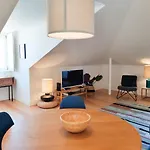 Flh Downtown Modern Apartment